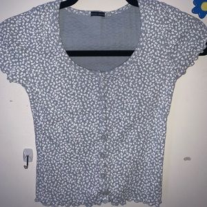 BRANDY MELVILLE zelly ruffle floral light blue floral top